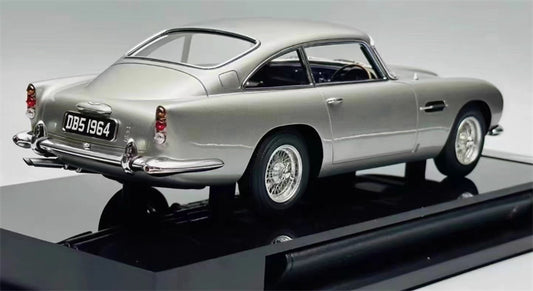 1:18 Aston Martin DB5 silver Amalgam Resin Car Model view2
