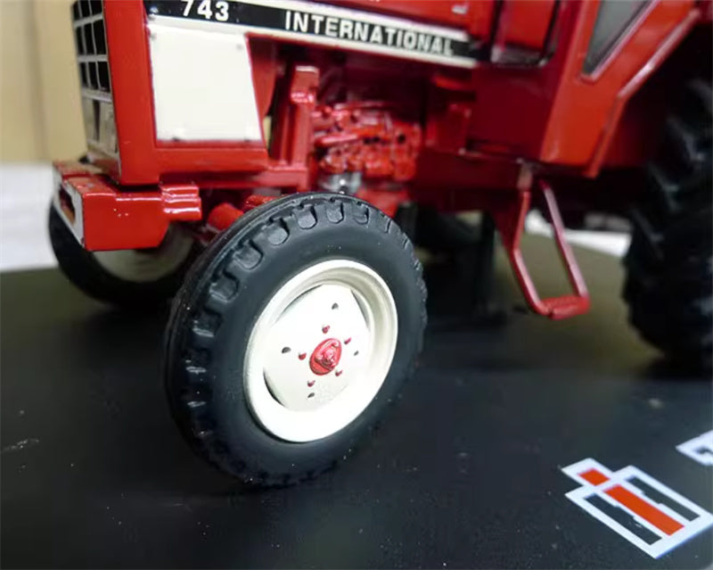 REPLICAGRI CASE IH International 743 2x4 Agricultural Tractor Red 1:32 Truck Pre-built Model