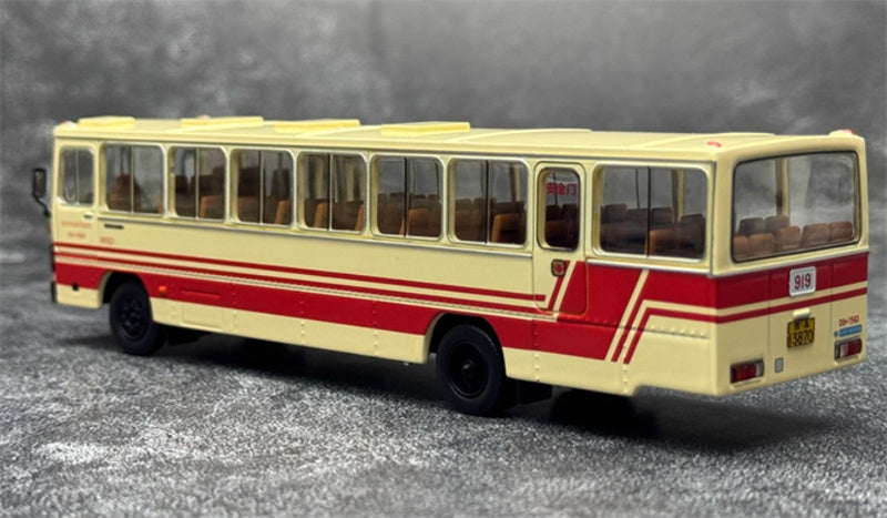 Beijing Public Transport Huanghai DD6111CT Single Machine 919 Black Wheel bus 1:64 Bus Pre-built Model view2