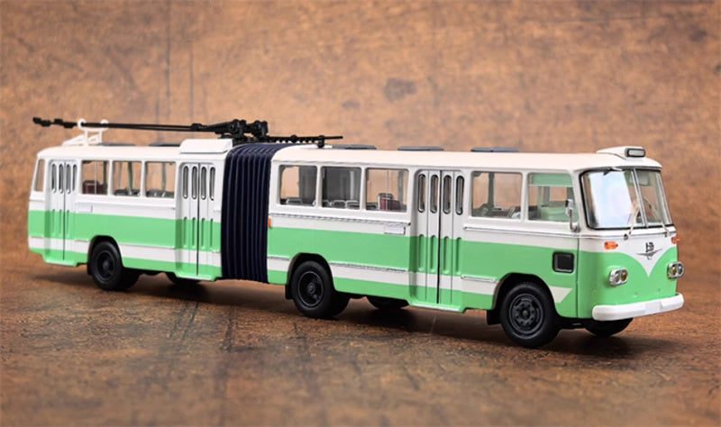 AUTO-GLIMPSE Shanghai Bus SK561 articulated trolley bus Pink green 1:64 Bus Pre-built Model view3