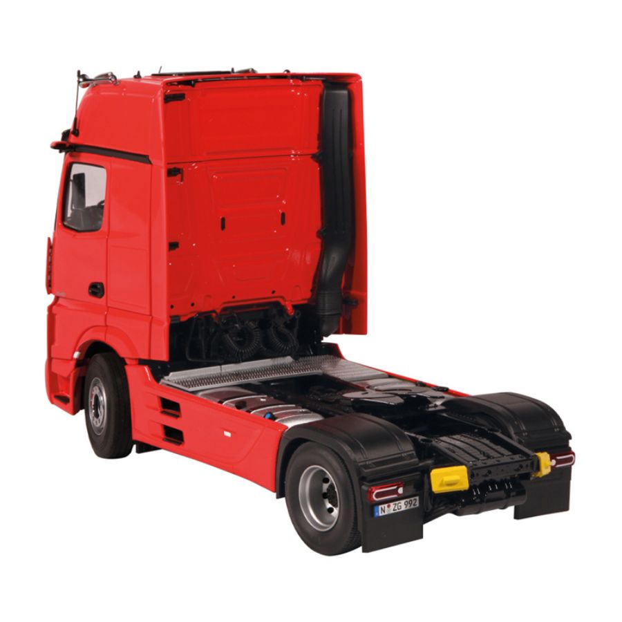 NZG Mercedes Benz Actros GigaSpace 4x2 Red 1/18 DIECAST Truck Lorry