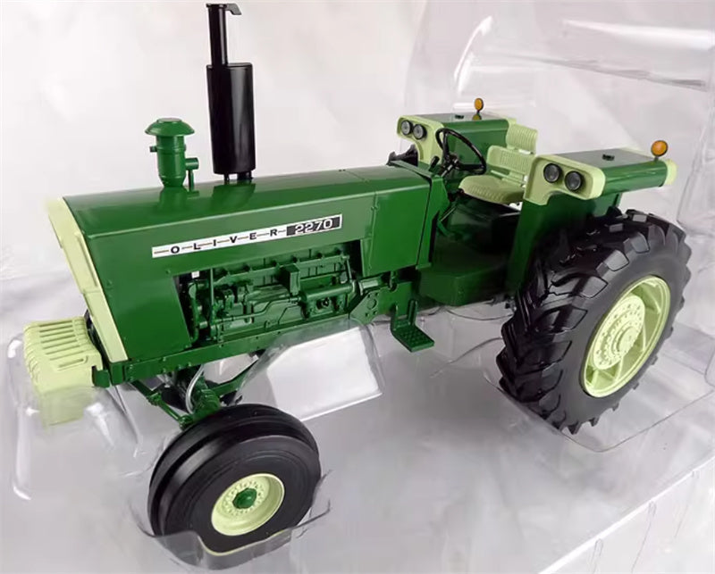 SpecCast White Oliver 2270 Classic Tractor Limited Edition green 1:16 Truck Pre-built Model