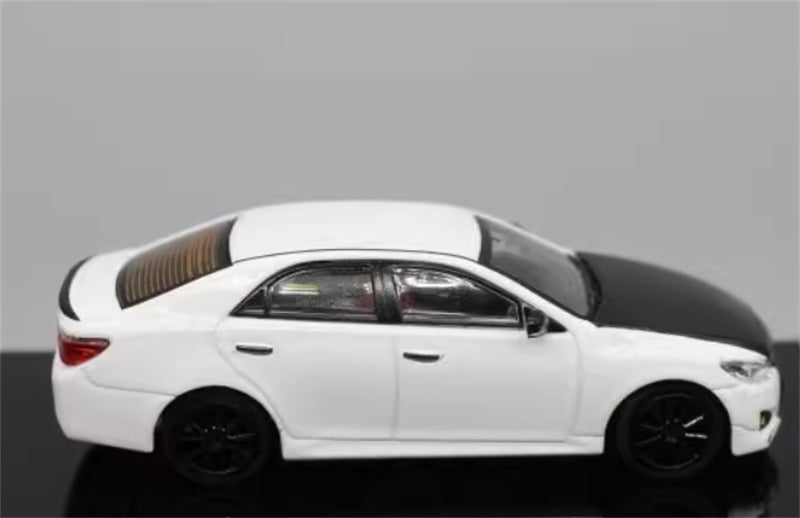 GCD Toyota Mark X White Black Bonnet RHD 1:64 Car Pre-built Model view3