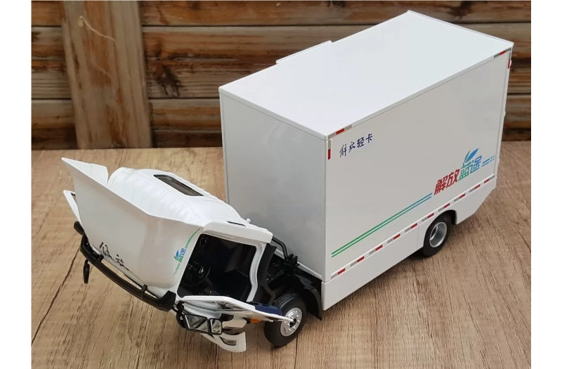 FAW Tiger 6G pure electric box truck White 1:24 Truck Pre-built Airliner Model Display view6
