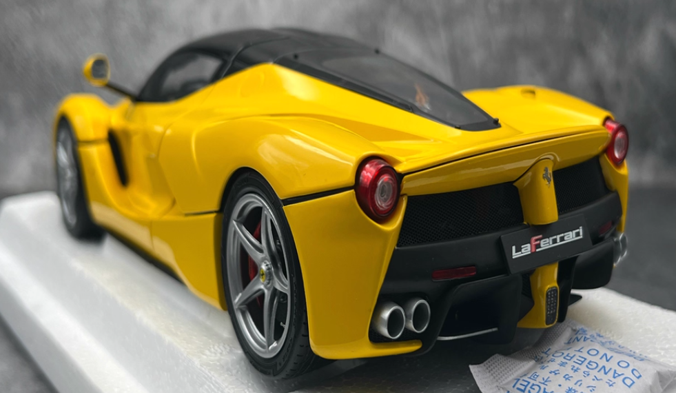 BBR MODELS Ferrari LaFerrari yellow hardtop 1:18 Car Pre-built Model view9