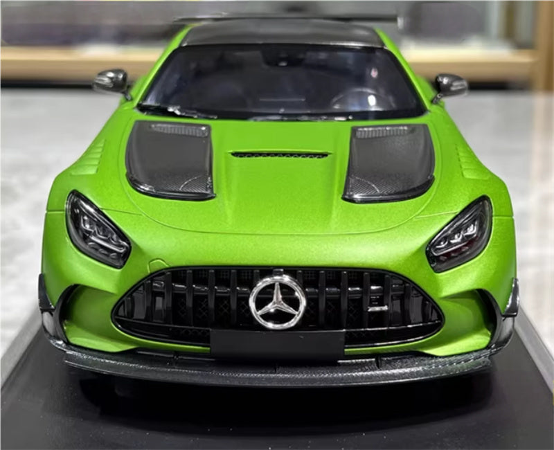 1:18 Mercedes Benz AMG GT BLACK Series 2020 Matt green Metallic  MINICHAMPS Limited Edition 330PCS ONLY DIECAST Car Model