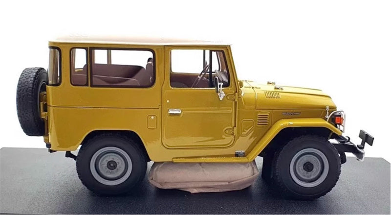 CULT FJ40 Toyota Land Cruiser 1:18 Car Pre-built Model