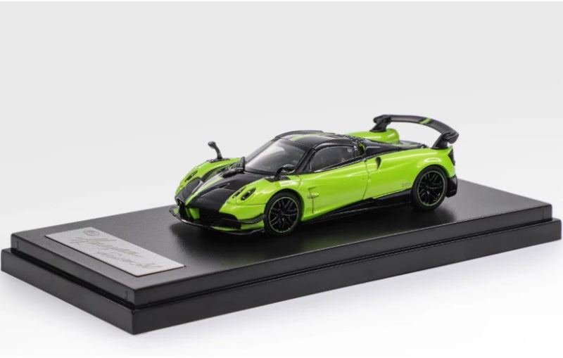 1:64 Pagani Huayra Roadster BC LCD Green Diecast Model view1