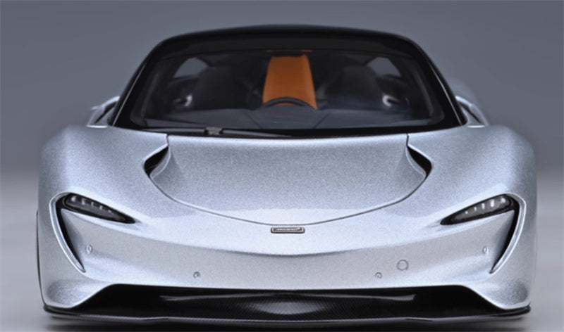 AUTOART McLaren Speedtail supercar silver 1:18 Car Pre-built Model view8