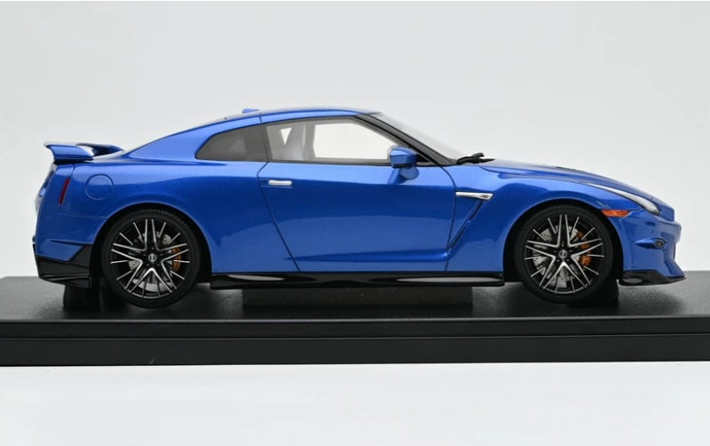 1:18 Nissan GT-R (R35) Blue GT Spirit Limited Edition Resin Car Model