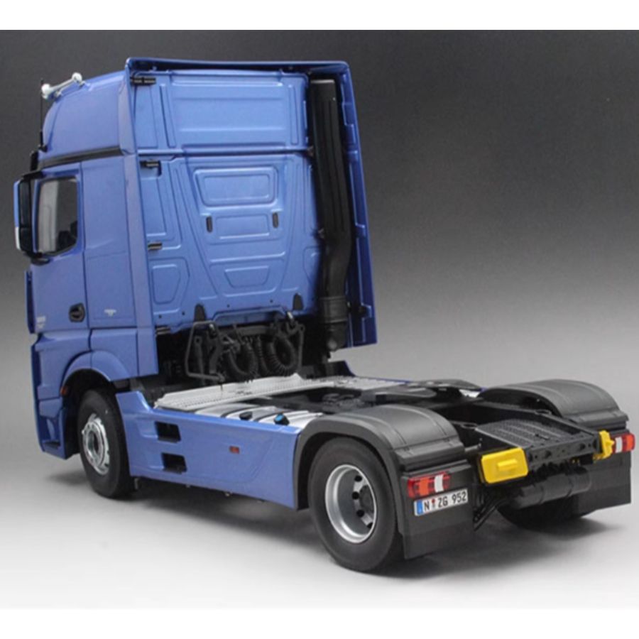 NZG Mercedes Benz ACTROS FH25 GIGASPACE 4X2 Truck Lorry Tractor blue 1:18 DIECAST Truck Lorry