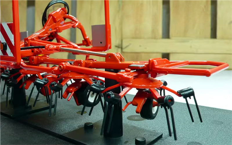 Universal Hobbies Kuhn GF 6502 agricultural tractor trailer Red 1:32 ACCESSORIES Pre-built Model