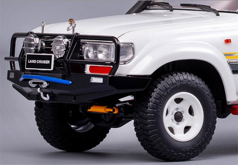 KengFai Toyota Land Cruiser LC80 White Off Road Edition With luggage rack 1:18 Truck Pre-built Model view2