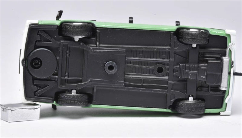 Mortal Volkswagen VW T3 Magway van BBS Lowered Version with accessories GREEN/CREAM Limited Edition 499PCS ONLY 1:64 Car Pre-built Model view3