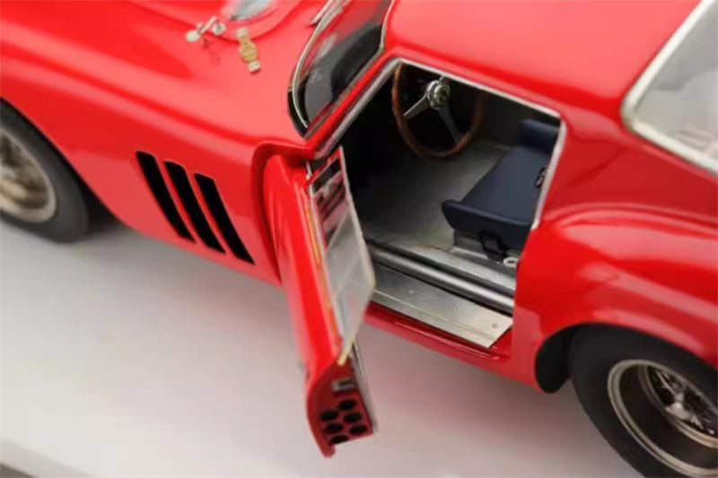 1:43 SCM MODEL Ferrari 250GTO Touring Single side fixed door opening LTD 99PCS view3