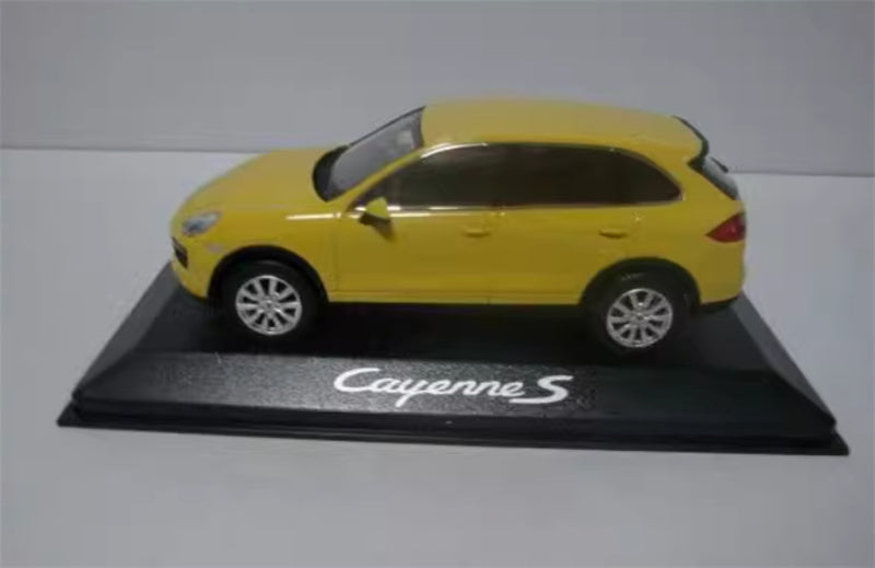 MINICHAMPS Porsche Cayenne S hybrid Yellow 1:43 Car Pre-built Model