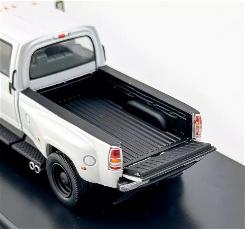 1:64 Chevrolet Kodiak Pickup White GOC DIECAST Limited Edition 450pcs ONLY Model