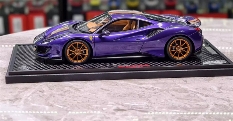 BBR MODELS Ferrari 488 Pista Viola AI Humad Hardtop Hong Kong Purple Gold Stripe Gold wheels Carbon fiber base Limited Edition 30PCS ONLY 1:18 Car Pre-built Model view5