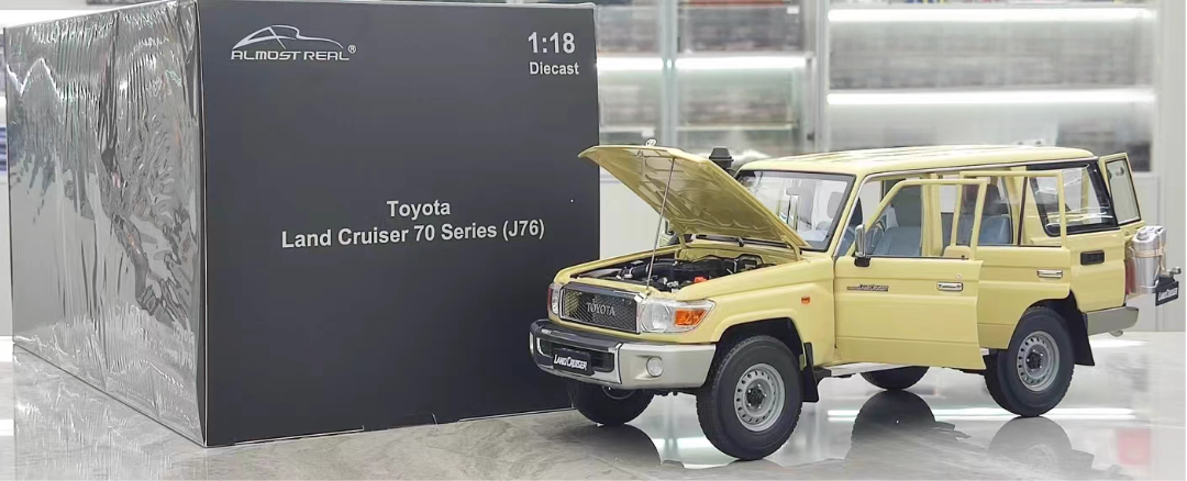 Almost Real Toyota LC76 2017 Land Cruiser beige 1:18 Car Pre-built Model view5