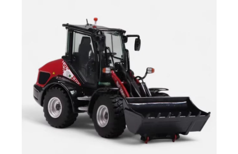 1:50 YANMAR V8E NZG Diecast Model view2