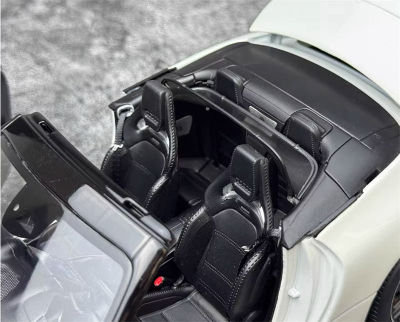 iScale Mercedes AMG SL63 (R232) 4MATIC White red top cover 1:18 Car Pre-built Model view4
