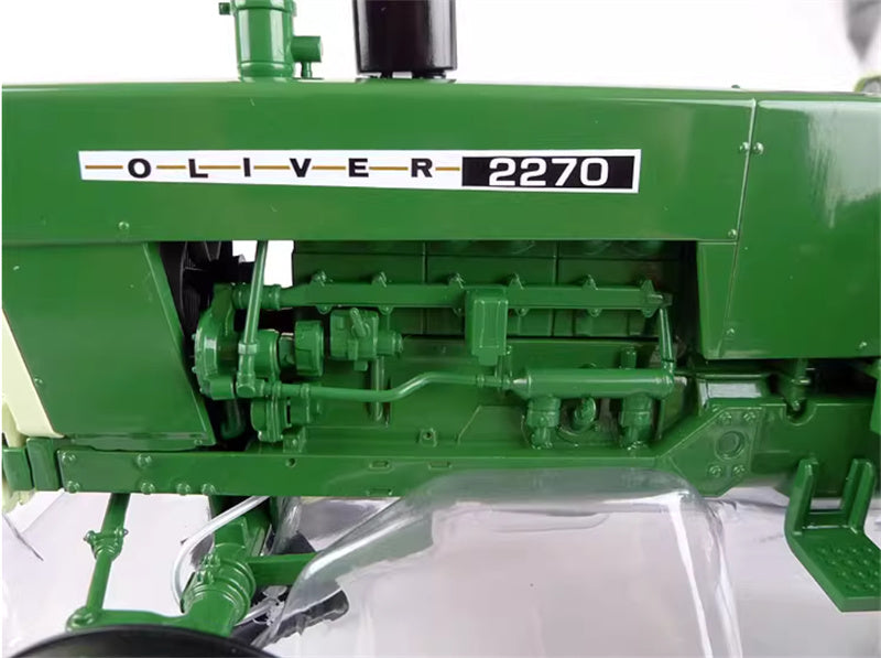SpecCast White Oliver 2270 Classic Tractor Limited Edition green 1:16 Truck Pre-built Model
