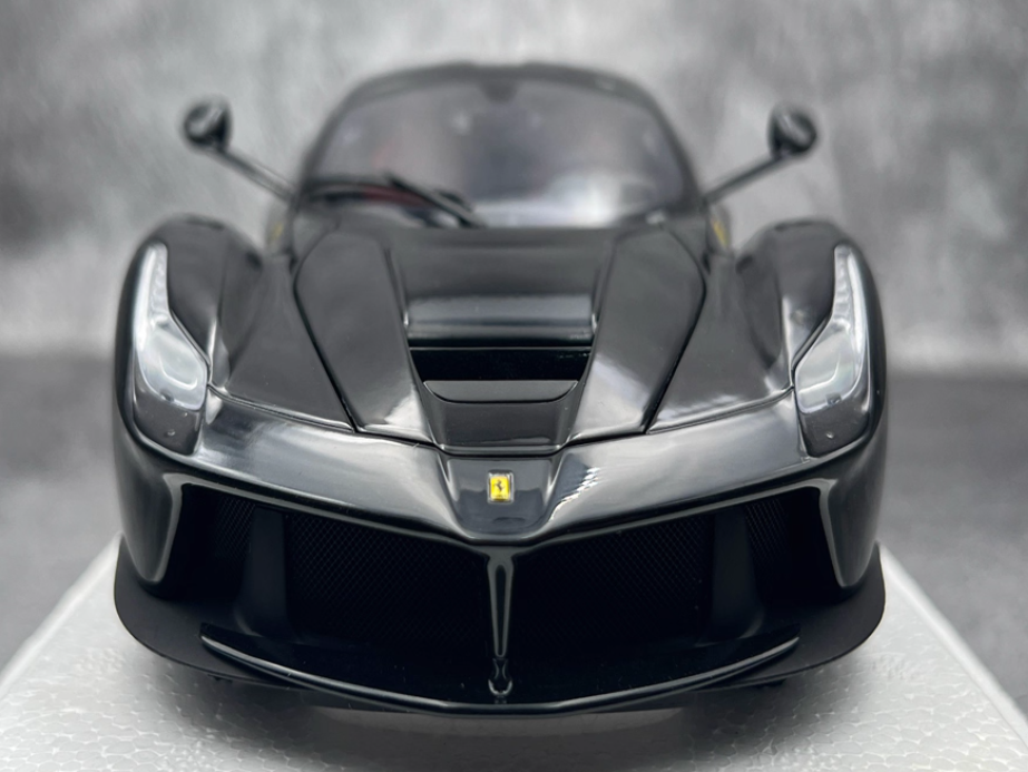BBR MODELS Ferrari LaFerrari black hardtop 1:18 Car Pre-built Model view6