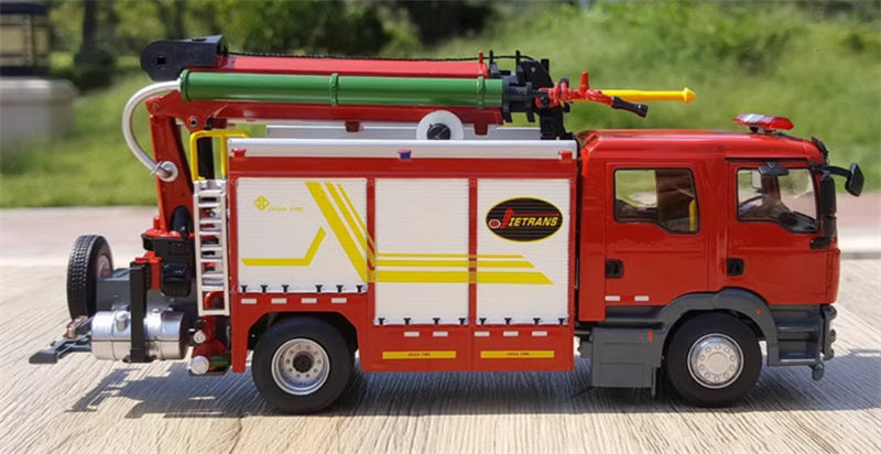 JIEDA Man Urban Main Battle Fire Truck Red 1:43 Truck Pre-built Model