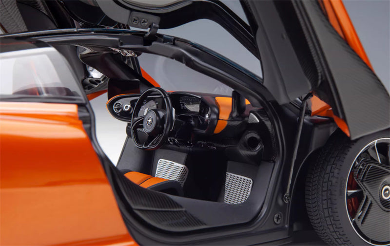 AUTOART McLaren Speedtail supercar orange 1:18 Car Pre-built Model view4
