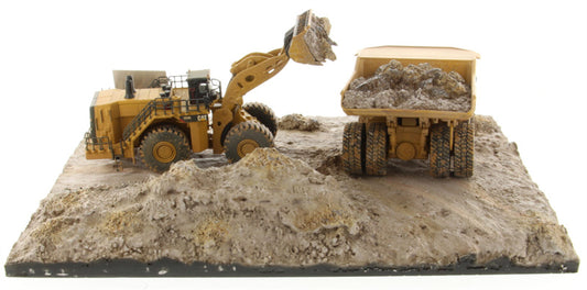 CATERPILLAR 994K Wheel Loader & 797 Mining Truck muddy scene set Limited Edition 1500PCS ONLY 1:125 Truck Pre-built Model