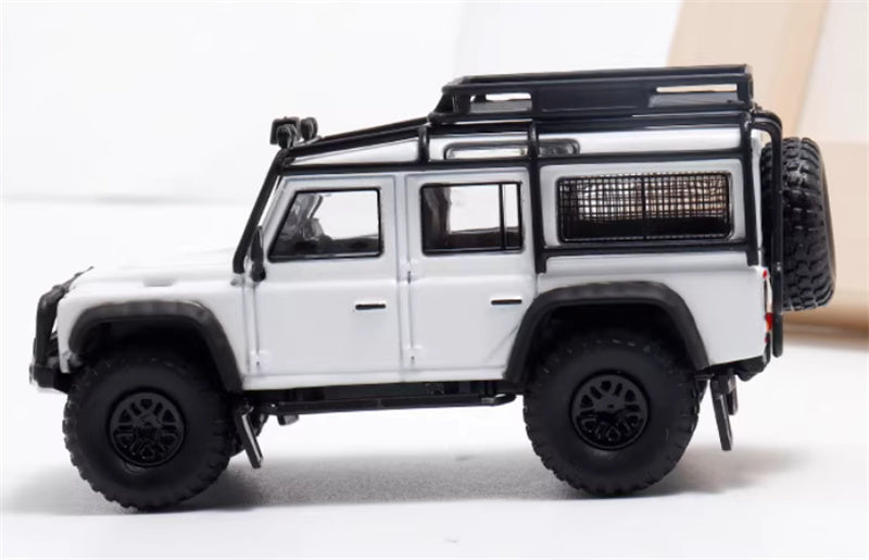 Master & Decode Land Rover Defender 110 4X4 modified pure white 1:64 Car Pre-built Airliner Model Display view3