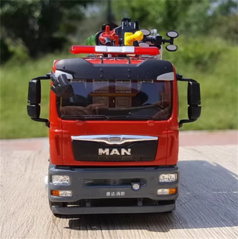 JIEDA Man Urban Main Battle Fire Truck Red 1:43 Truck Pre-built Model