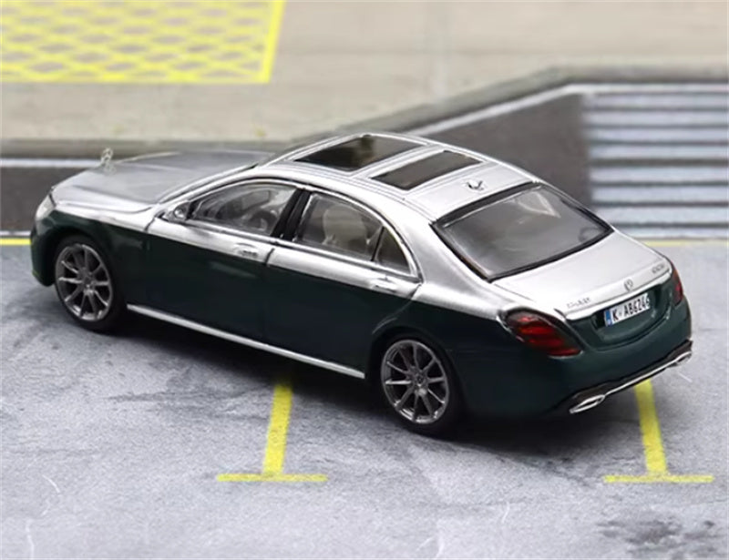 Master Mercedes Benz S-Class S450 W222 Green and Silver Double Splicing 1:64 Car Pre-built Airliner Model Display view2