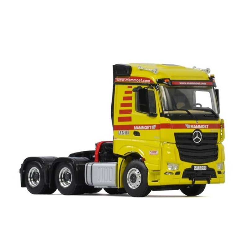 Mammoet Actros streamspace 6x4 1:50 Truck Pre-built Model