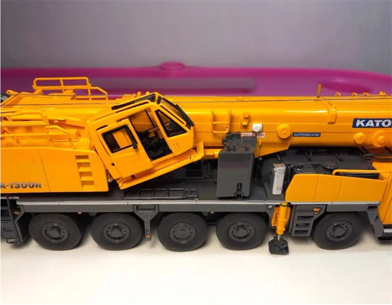 KATO ALLTERR KA-1300R Road Crane 5-axle Standard Edition 1:50 Truck Pre-built Model