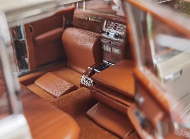 CMC Mercedes Benz 600 Pullman （W 100） gold 1:18car Pre-a Model