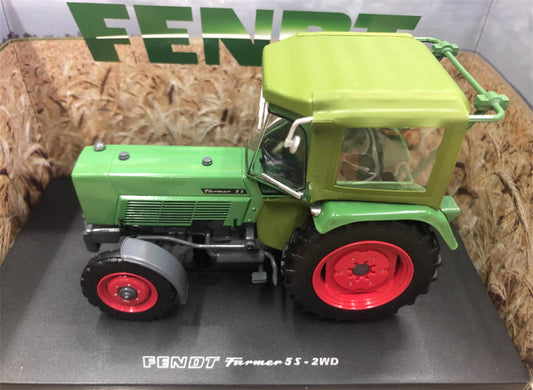 Universal Hobbies Fendt Farmer 5S-2WD tractor 1:32 Truck Pre-built Model