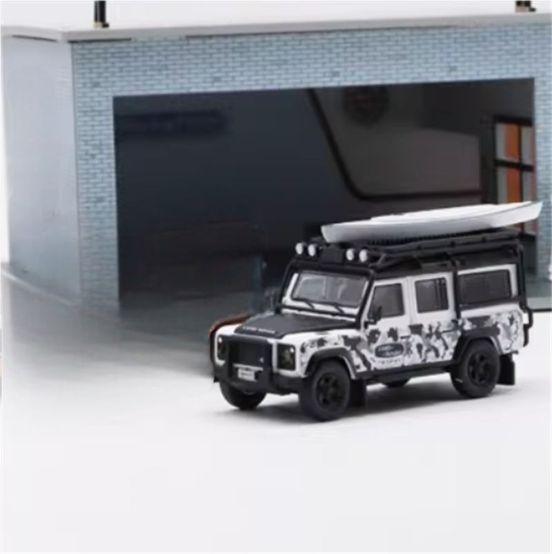 Master Land Rover Defender 110 camouflage with accessories TROPHY 1:64 Car Pre-built Airliner Model Display view2