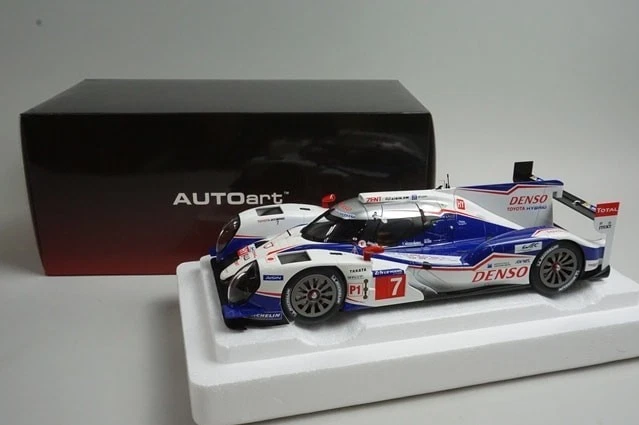 AUTOART Toyota TS040 Hybrid Endurance Race #7 1:18 Car Pre-built Model view9