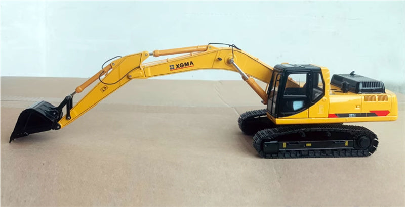 XGMA XG836 New Excavator 1:35 Truck Pre-built Model