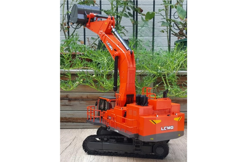 LGMG ME136 Large mining excavator Orange Red 1:35 Truck Pre-built Airliner Model Display view5