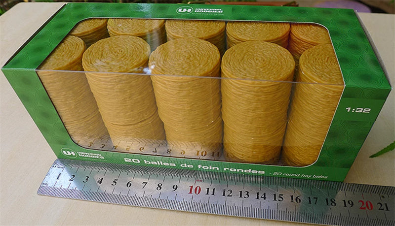 Universal Hobbies 20 Round Hay Bales 1:32 ACCESSORIES Pre-built Model