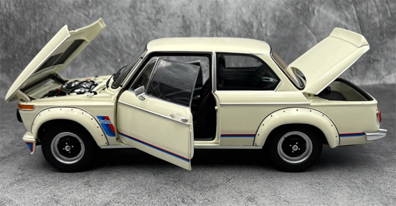 Kyosho Bmw 2002 Turbo White 1:18 Car Pre-built Model view6