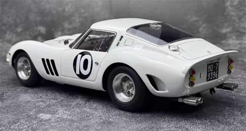 CMC Ferrari 250 GTO Tourist Trophy Goodwood 1962 Graham #10 white Right hand drive Limited Edition 2200PCS ONLY 1:18 Car Pre-built Model view2