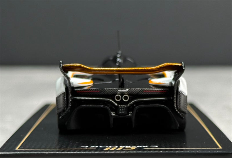 1:64 Mclaren Solus GT Black/white dual tone CM-MODEL DIECAST Civil Car Model