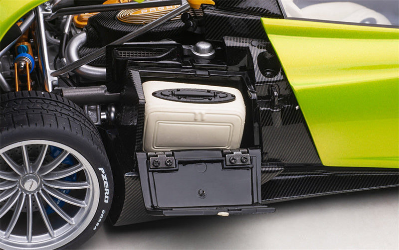 AUTOART Pagani Huayra Roadster Green 1:18car Pre-a Model