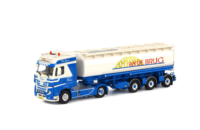 WSI MP4 Bigspace 4x2 age trailer Welgro (3 as) Van de Brug 1:50 Truck Pre-built Model