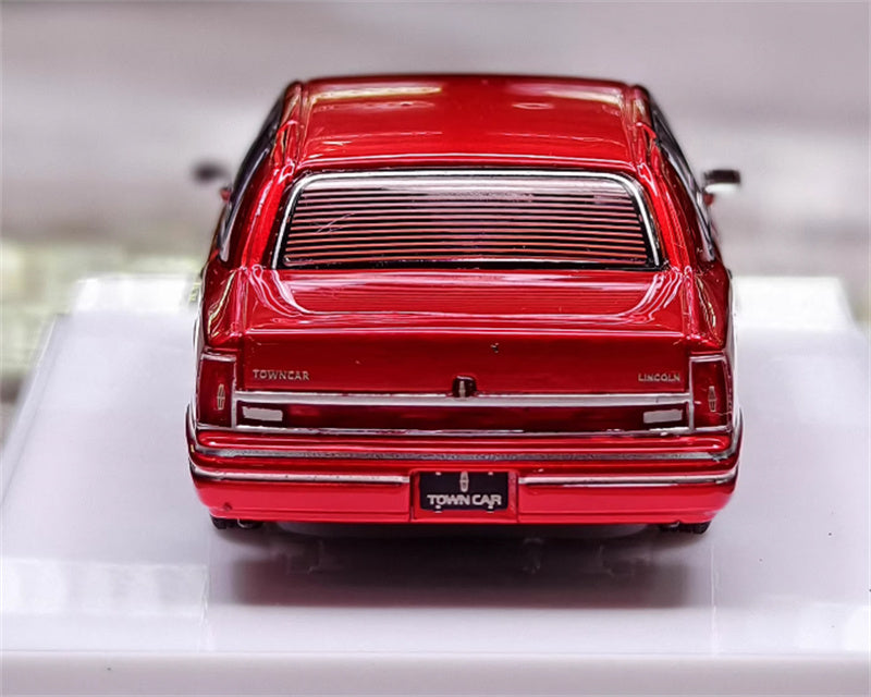 MK Miniatures Lincoln Town Car 1992 Red 1:64 Car Pre-built Model view6