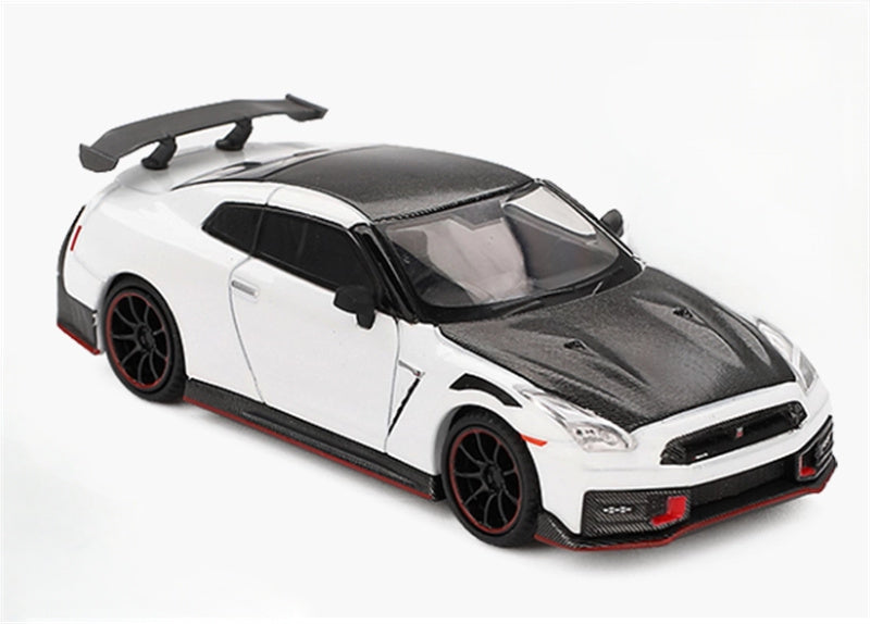 MINIGT Nissan GT-R Nismo 2024 supercar Brilliant White Pearl Carbon Hood color box packaging 1:64 Car Pre-built Model view4