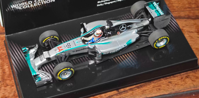 1:43 Mercedes Benz AMG PETRONAS W05 44# Hybrid Lewis Hamilton Champion 2014   MINICHAMPS  Resin Car Model